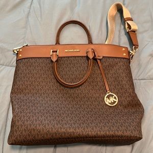 Michael Kors Business Tote Bag  12 x 16 w/shoulder strap